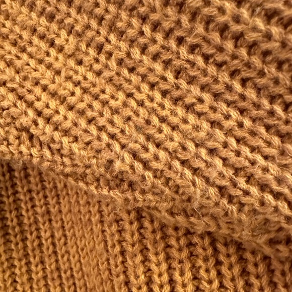 LOVERS + FRIENDS sweater - Picture 3 of 3